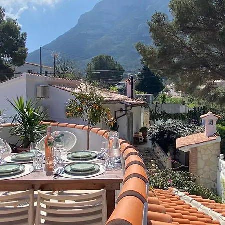 Casa El Montcel, A Unique With Roofterrace And Shared Pool 펜션