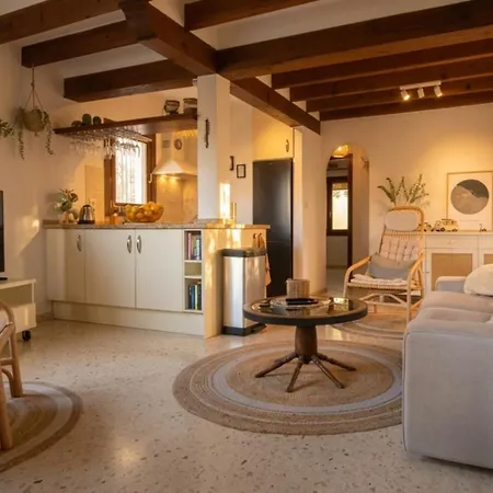 펜션 Casa El Montcel, A Unique With Roofterrace And Shared Pool *