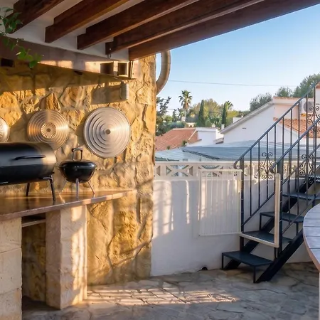 펜션 Casa El Montcel, A Unique With Roofterrace And Shared Pool 데니아
